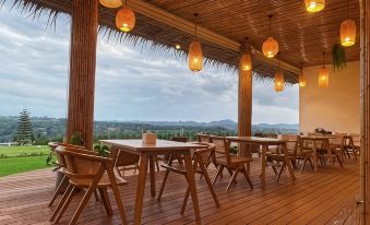 Cirrus Valley Hill Resort