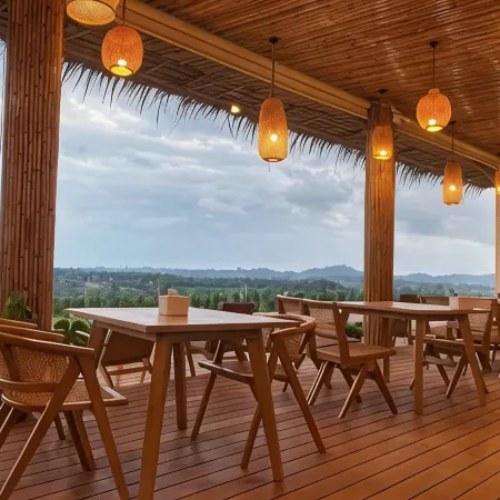 Cirrus Valley Hill Resort