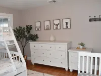 NEW Charming Walk to beach 2-bedroom Coastal Home Hotels in Hull