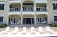 OCEANFRONT LUXURY VILLA, 4900sf, 4br, 4bth, billiards and Gym - 4-Star