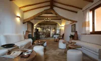 Hotel Arathena - Airport Shuttle