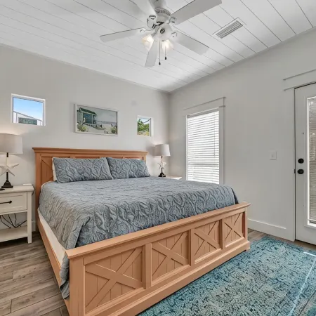 Crystal Beach 3/2 Slps 8 Pet Friendly 3 Blks to Beach and Publix