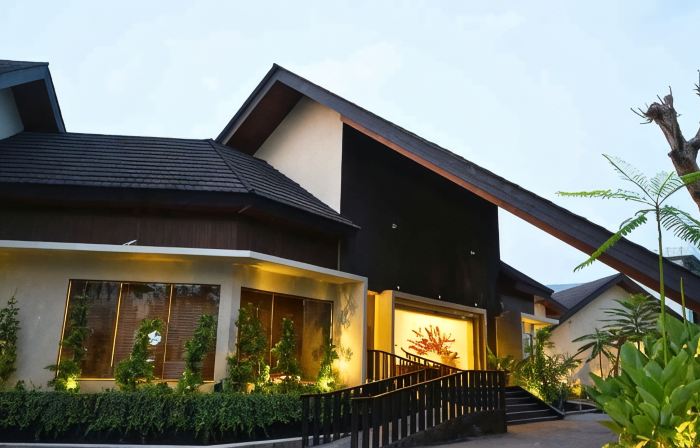 Azana Garden Hill Resort Blora
