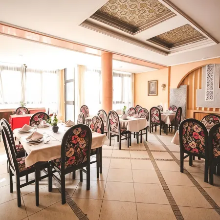 Hotel Bab Mansour Отели в г. Мекнес
