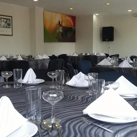 Hotel & Suites Real del Lago