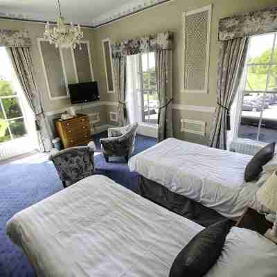 Shaw Hill Hotel Golf and Country Club Rooms