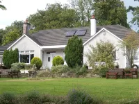 Launard House Hotel di 