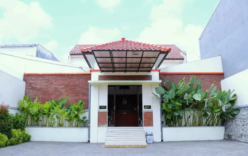 Nova Guesthouse Syariah - parking