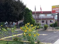 Swiss Sunset Inn Hotel dekat Bandara Regional Penticton