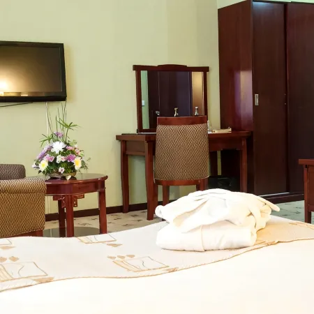 Golden Valley Hotel