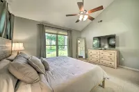 Cozy 3 Bedroom Cabin Fits up to 10 Guests!