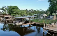 3 BR 2 BA House w/Dock on Deep Canal in Bass Capital - 3성급