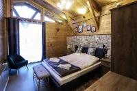 Chalet for up to 10 people with sauna, private home theater and hot tub