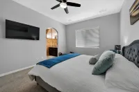 Charming 4-bedroom house with private pool and spa in brilliant Indio