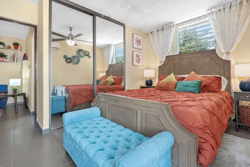 The Jewel of Levittown: Charming 2-bedroom apartment with WiFi, AC in Toa Baja
