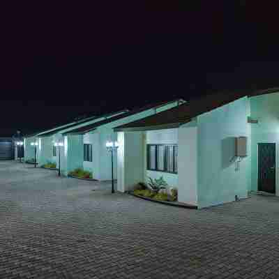 F2 - Pool, Inverter, Gym, Pavilion, Wifi, Perfect for Kids - Ibex Meanwood! Hotel Exterior