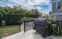 Walk to Beach/Cliff Walk! Fantastic Location! Winter Rentals! Fenced Yard! Pets!
