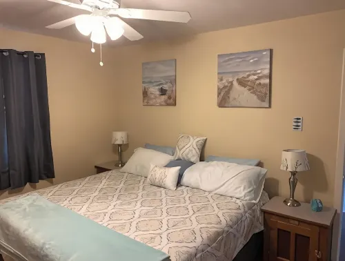 Stay 'n' PlayUpstairs 2 Bedroom Apartment 1/4 mile from Houston County Lake