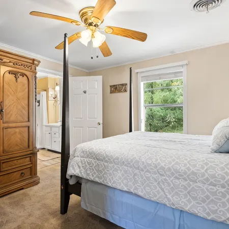 Charming Guest House – 1BR + Sleeping Nook, Full Kitchen, Gazebo, & Boat Parking