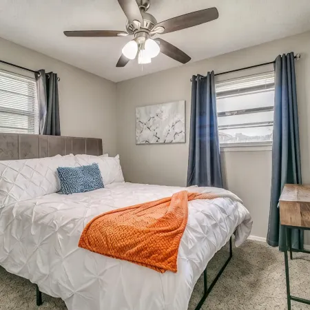 7 mil->Softball HOF-Near Tinker AFB- Full Kitchen-Fenced Bkyd-Garage-W/D-Dogs