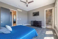 Modern Luxury Retreat | Heated Pool, Theatre & Putting Green - Bintang 4