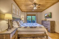 NEW! - Fish the CREEK/Mountain VIEWS/mini-GOLF/hot tub/3 acres/Dog friendly