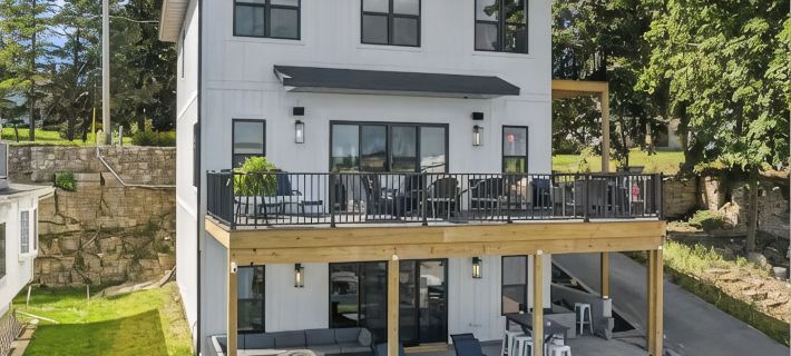 Waterfront oasis steps from downtown Sturgeon Bay! Hotel di Sturgeon Bay