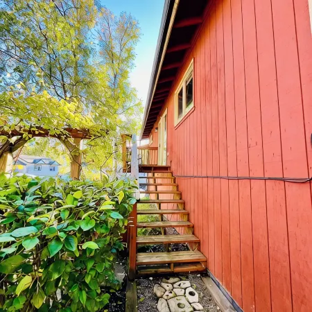 Scenic, cheery, and bright Eagle River home base to adventure.