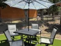 Walking distance to restaurants! Come enjoy our 3-bed cabin in Pine! Hotels in Pine