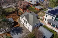 Historic Carriage House Next to Brown/RISD with Free Parking! - Bungalows
