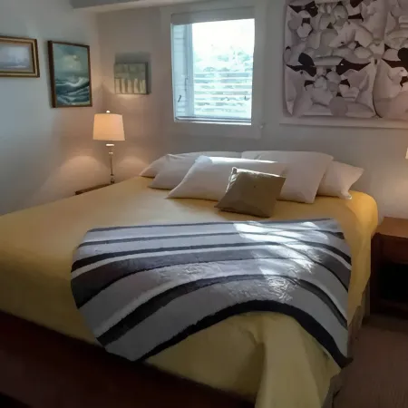 Eagle Pass Cabina- Unique Cabin Perfect for Two!