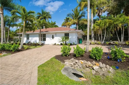 Estey Oasis. Heated Pool! Close to Beaches/5th Ave! - Private Pools