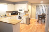 2-bedroom apartment in charming Daleville with WiFi, AC. Enjoy your stay - 무료 와이파이