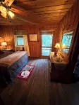 Private Creekside Cabin • Waterfall • Hot Tub • Lake Access - Alppimaja
