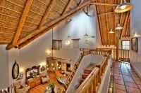 Oakhurst Hotel