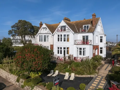 Chelsea House Apartments - Pet friendly