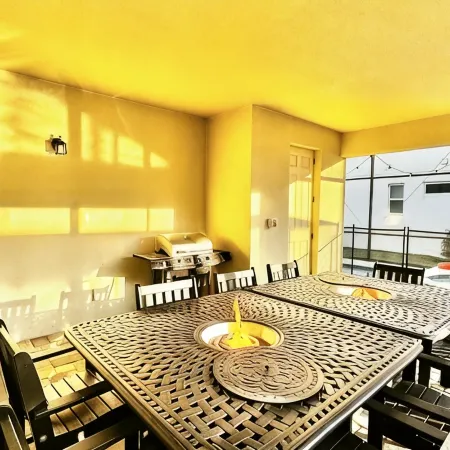 Pool, Spa, Game Room, Theater, 4 Miles to Disney!