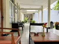 D'Emmerick Budget Hotel Hotels in Sidorejo
