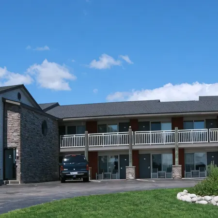 Budget Host Inn & Suites