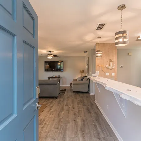 Beachy Getaway–Cozy, Clean & Equipped w/ All Essentials! Relax, Enjoy & Refresh!