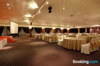 Mikie Holiday Resort & Hotel