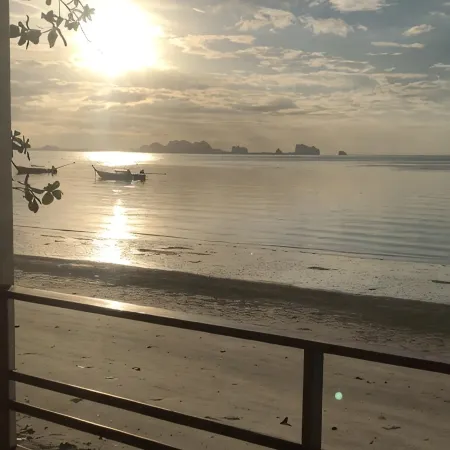 Mookboonchu Guesthouse ,Kohmook Trang