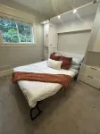 Bright Garden Suite in Colwood