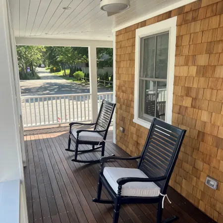 Modern Cottage Walk To Town & Beach