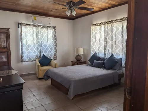 Ocean Front  Home with pier. - โฮมสเตย์