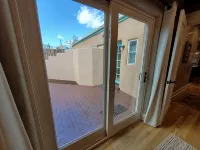 Quiet retreat near Plaza - Condos
