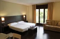 Euba Hotel - 駐車場