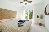 Luxurious A2 in a Small Complex with Communal Pool 100m from the Sea - บังกะโล