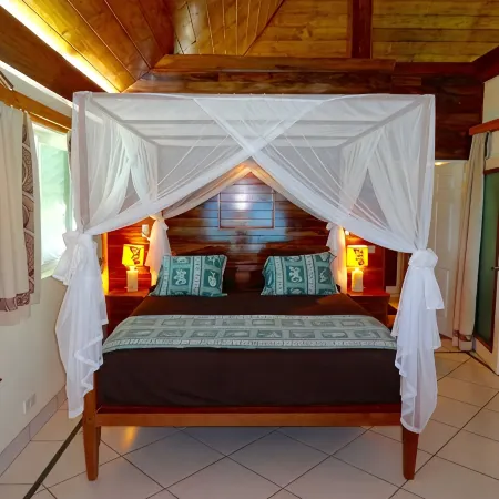 The Black Pearl! The most luxurious private OVER WATER BUNGALOW on Bora Bora! Отели в г. Бора-Бора