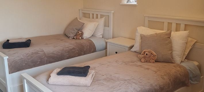 Spacious farm cottage full of character - rural yet close to beaches & castles ナーバースのホテル